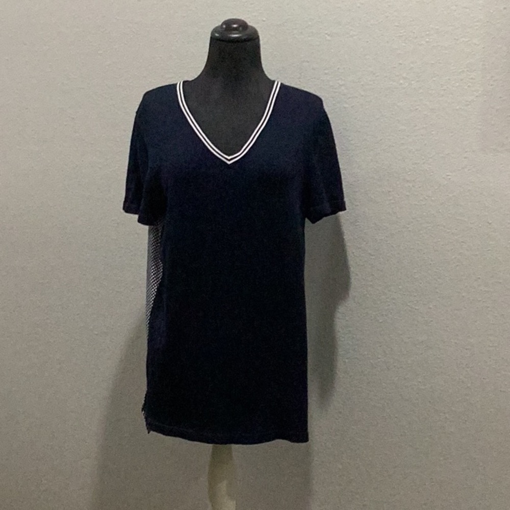 Jones New York Navy Top with White Accents V Neck back Polka Dots size Large